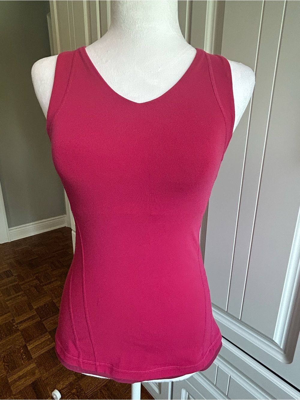 Lululemon Women’s Sleeveless Performance Tank Top - Raspberry Pink